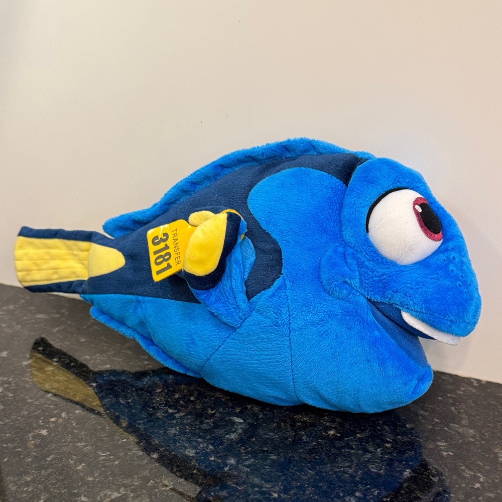 Disney Store Finding Dory 17 Inch Plush Nose to Tail Transfer Tag 3181